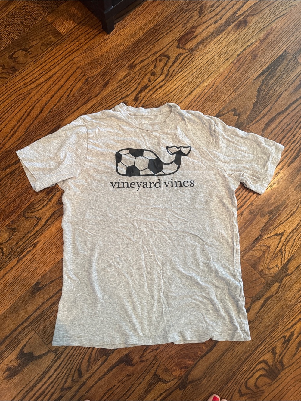 🐳Set of 5 Boys XL Vineyard Vines Whale and Soccer Graphic Tees Used Good to Fair
